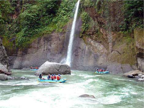 rafting Pacuare in costa rica-go easy